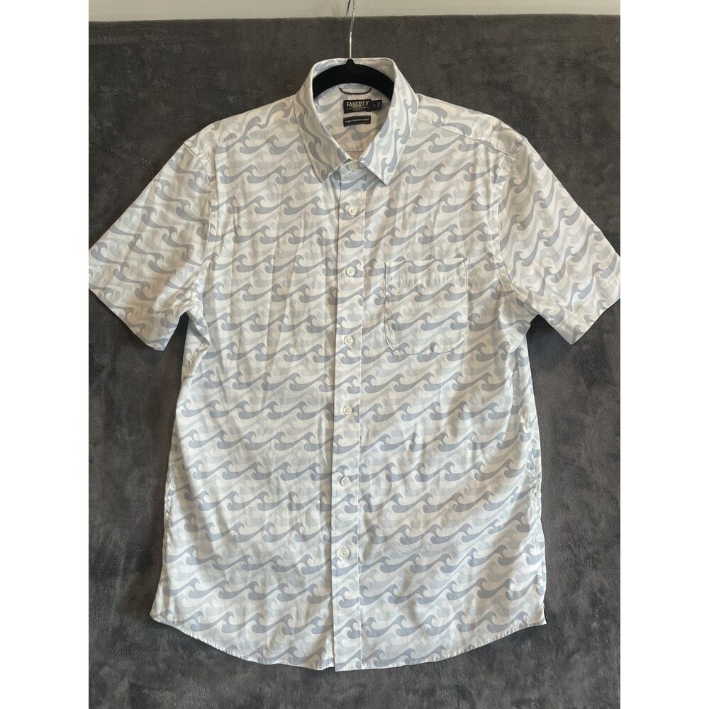 Faherty Movement Shirt Mens Medium White Geometric Wave Print ShortSleeve Casual